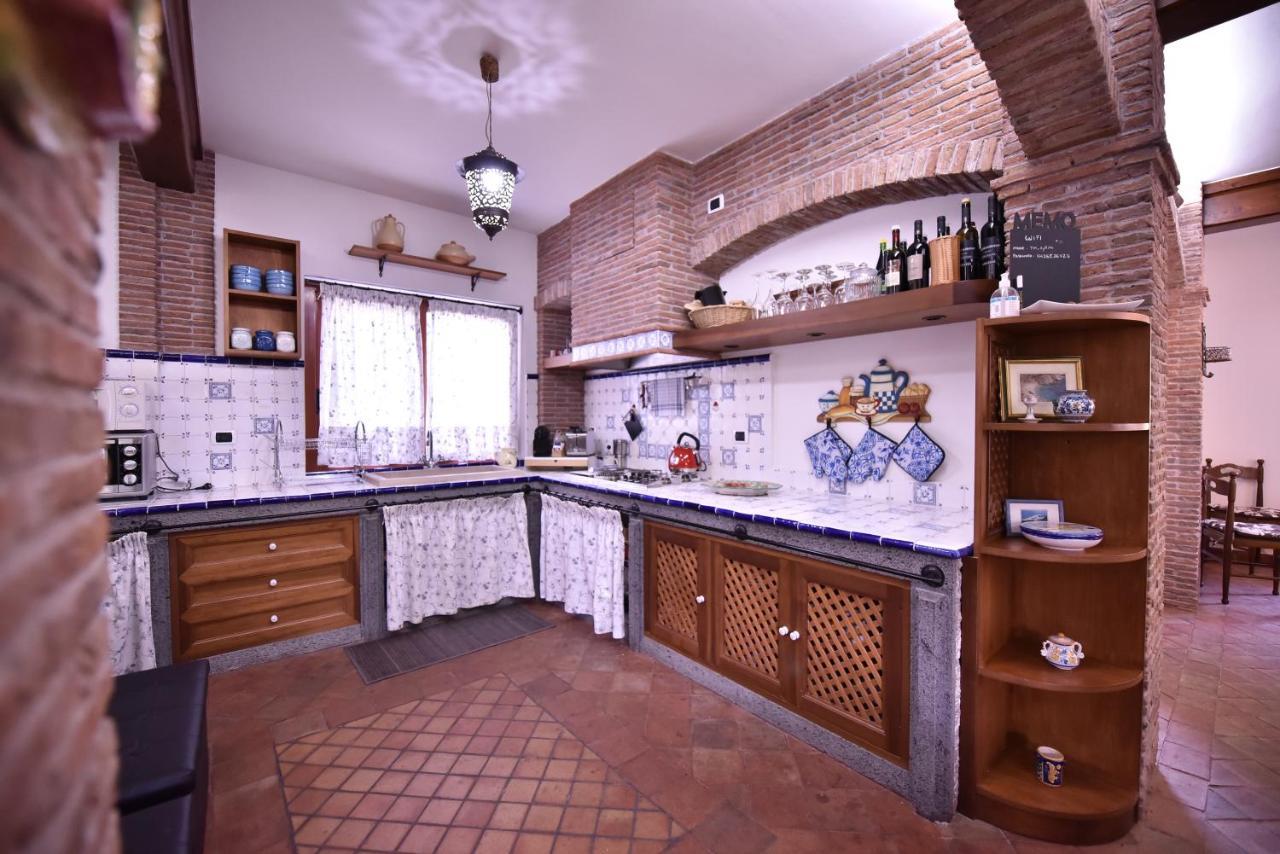 Villa Caterina, Alle Pendici Del Vulcano Etna Viagrande Exterior foto